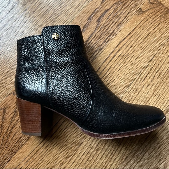 🆕 Tory Burch Sabe black tumbled leather booties size 8 - Picture 4 of 15